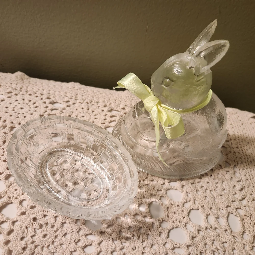 Pressed Glass Bunny On A Nest Easter Candy Dish / Trinket Dish